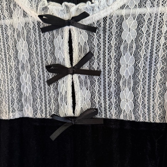 ModCloth NWT Velvet Lace Mini Dress - Picture 5 of 8